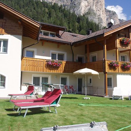 Garni La Majon Hotel Sëlva Buitenkant foto