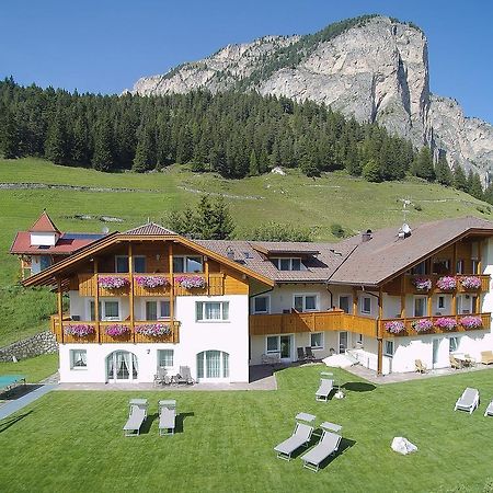 Garni La Majon Hotel Sëlva Buitenkant foto