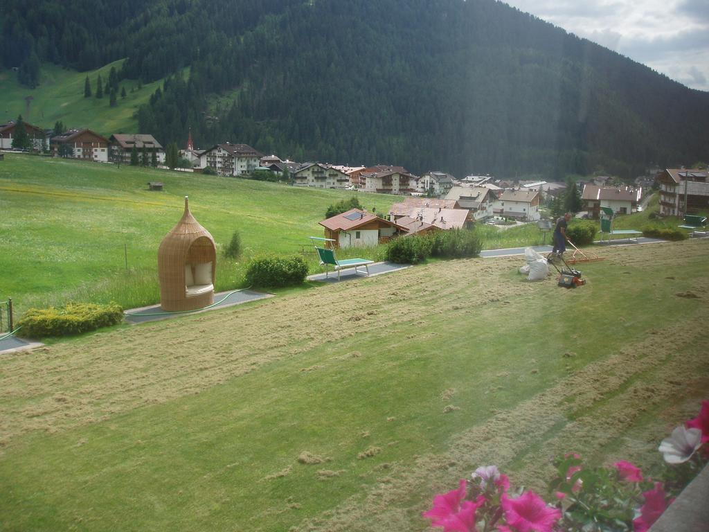 Garni La Majon Hotel Sëlva Buitenkant foto