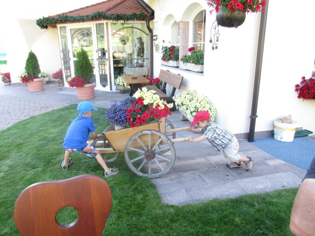 Garni La Majon Hotel Sëlva Buitenkant foto