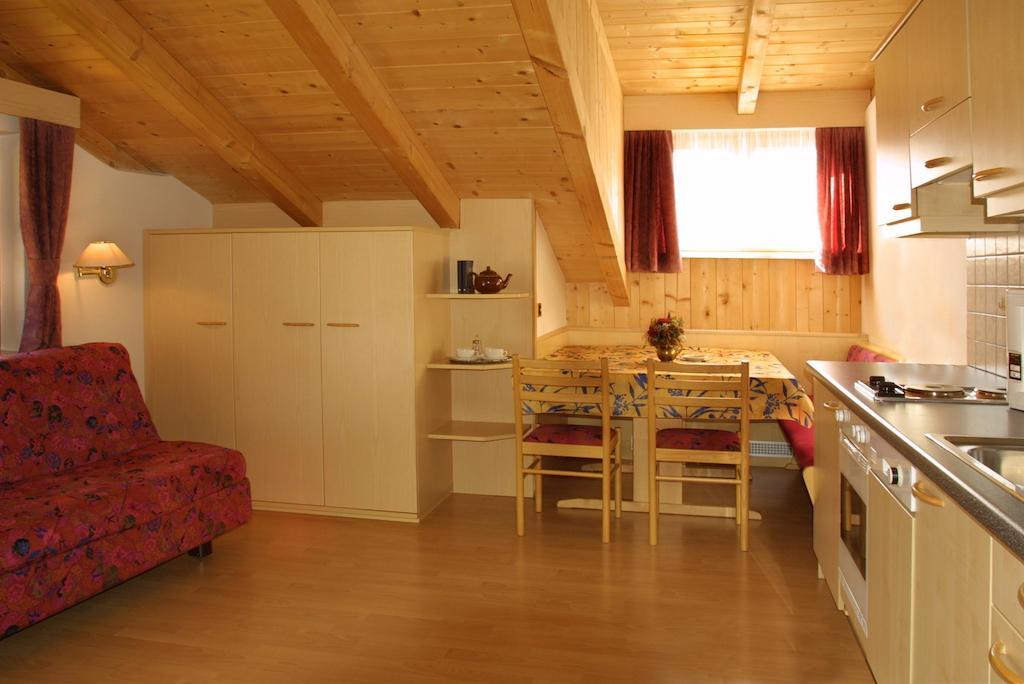 Garni La Majon Hotel Sëlva Buitenkant foto