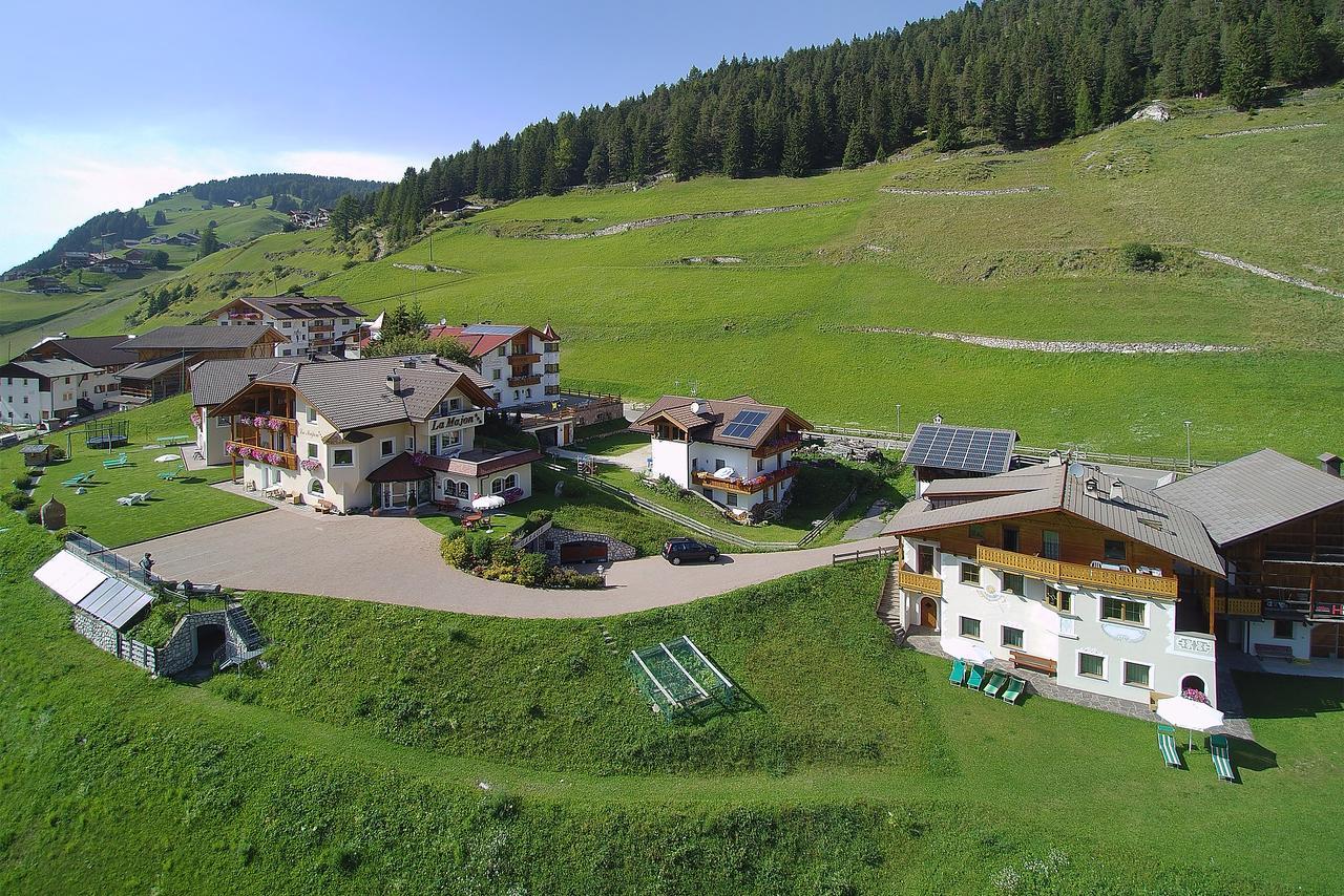 Garni La Majon Hotel Sëlva Buitenkant foto