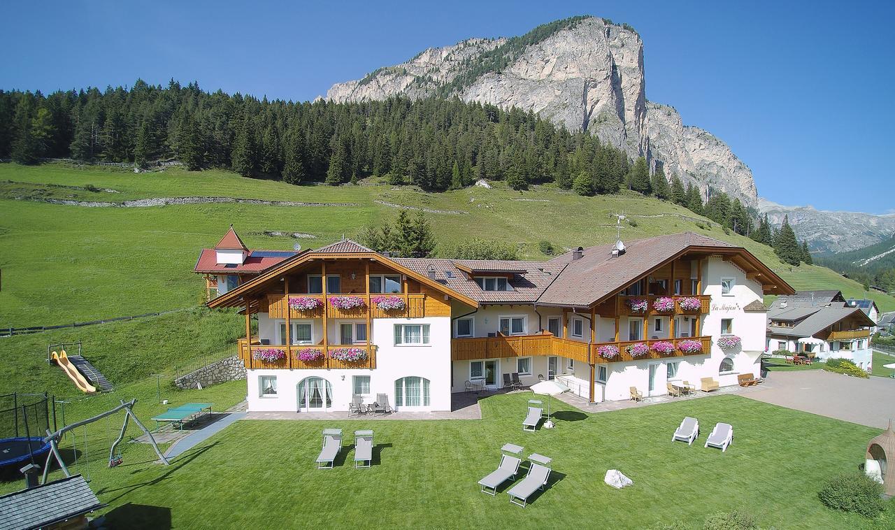 Garni La Majon Hotel Sëlva Buitenkant foto
