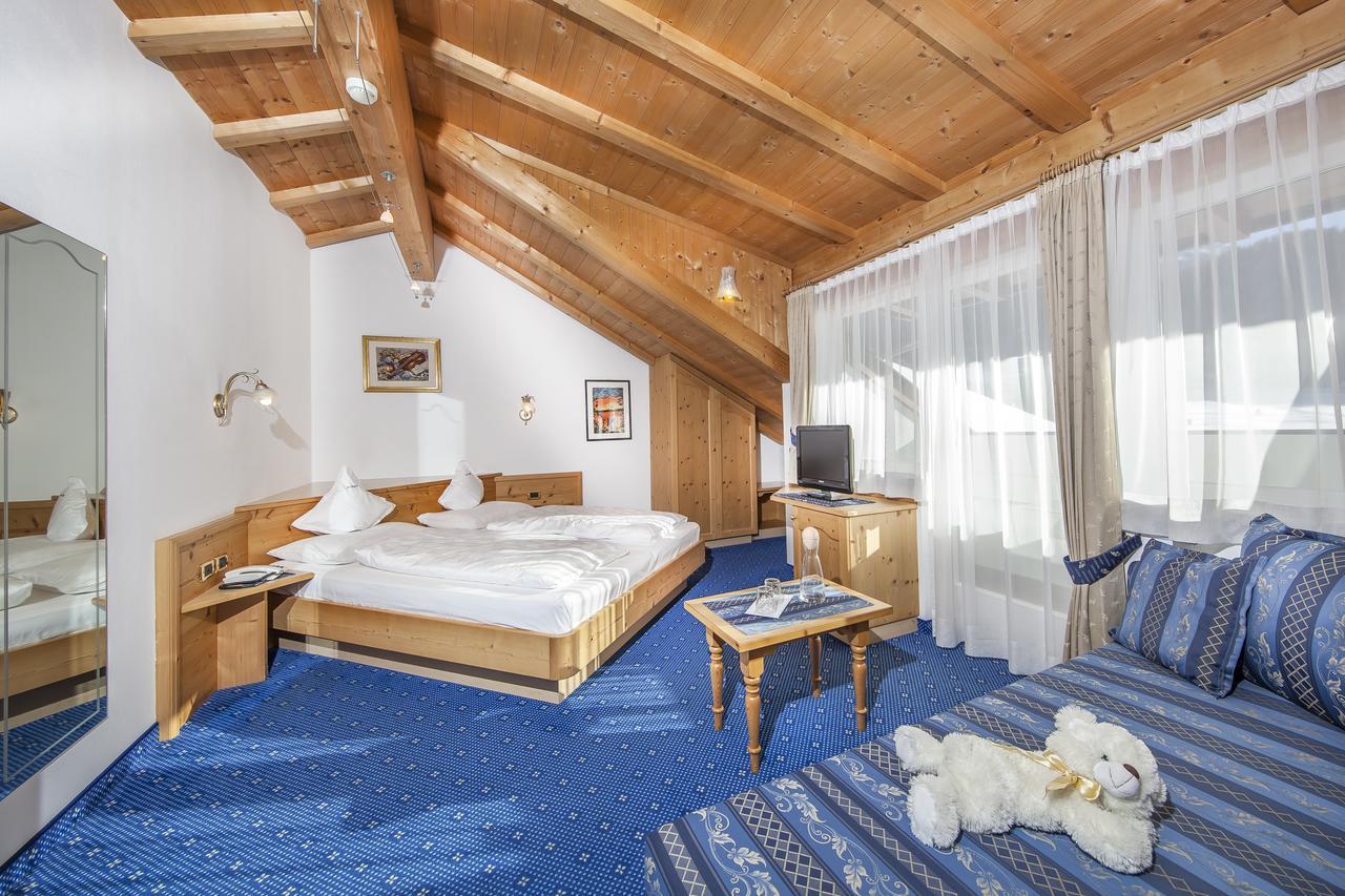 Garni La Majon Hotel Sëlva Buitenkant foto